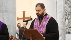 Peter Sheeto celebrating the Holy Mass. Credit: Sawt Assalam Radio