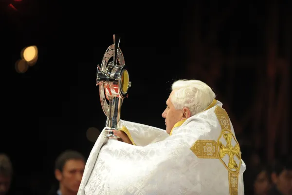 Benedict XVI Describes "protestantization" of the Eucharist in Posthumous Publication