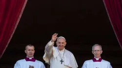 Pope Francis gives the Urbi et Orbi blessing from the center loggia of St. Peter’s Basilica Dec. 25, 2019. Credit: Daniel Ibanez/CNA.