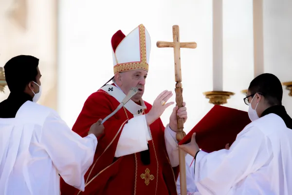 Pope Francis Calls for an "Easter truce" in Ukraine on Palm Sunday 2022