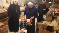 Sisters from Przemysł, Poland, help Ukrainian refugees. Private archive.