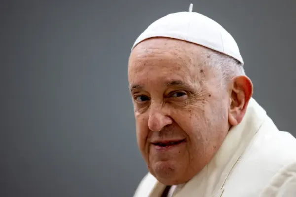 Pope Francis has "mild flu," Went to Hospital for Precautionary Testing