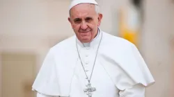 Pope Francis in St. Peter’s Square on April 17, 2013. / Mazur/catholicnews.org.uk.