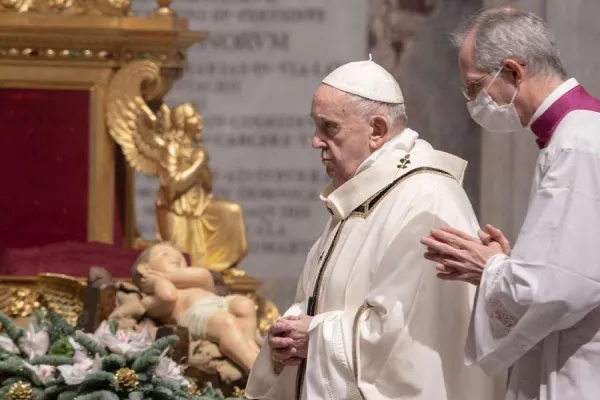 “That manger, poor in everything yet rich in love”: Pope Francis on Christmas Eve