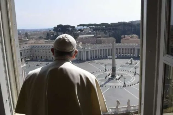 Pope Francis: As Humanity Trembles from Pandemic, let us Unite in Prayer