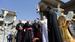 Pope Francis releases a dove after praying for the victims of war in Mosul, Iraq, March 7, 2021. Photo credits: Vatican Media. null