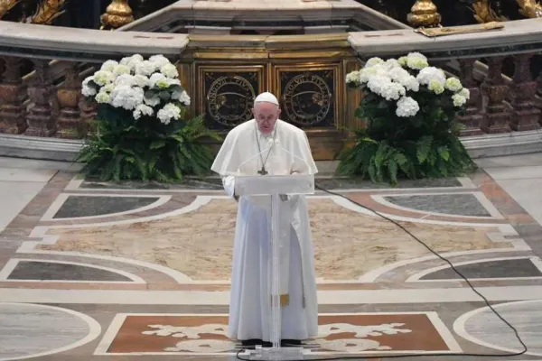 Pope Francis’ Easter Blessing: May Christ "heal the wounds of an afflicted humanity"