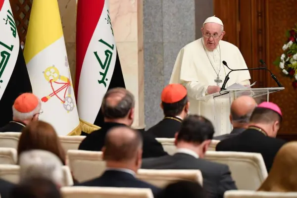 Pope Francis addresses local authorities at the Presidential Palace in Baghdad. Credit: Vatican Media.