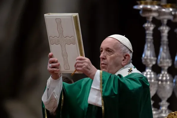 Pope Francis: Keep a Bible Close to You for Daily Inspiration