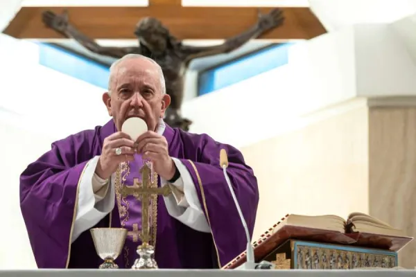 Pope Francis Prays for Those Who Weep from Coronavirus Loneliness or Loss