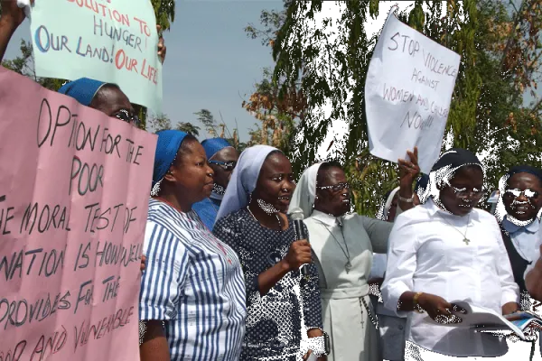 Nuns in Nigeria Commended for Fight against Human Trafficking at Ongoing Conference