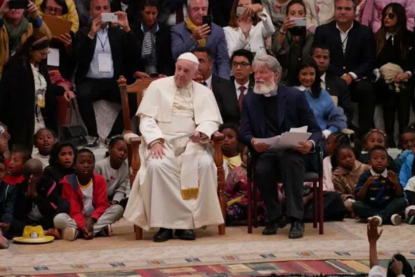 Pope Francis and Fr. Pedro Opeka in Akamasoa, the "City of Friendship," in Madagascar 08 September 2019.