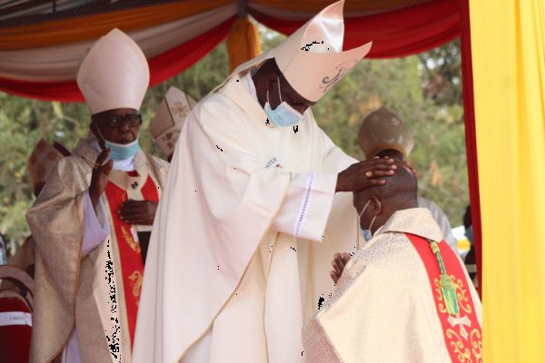 Newly Ordained Bishop in Kenya Urges “humble service” in Maiden Speech