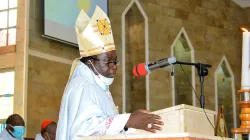 Bishop Matthew Hassan Kukah of Nigeria’s Sokoto Diocese during the  April 13 Mass. Crédit : Catholic Broadcast Commission of Nigeria