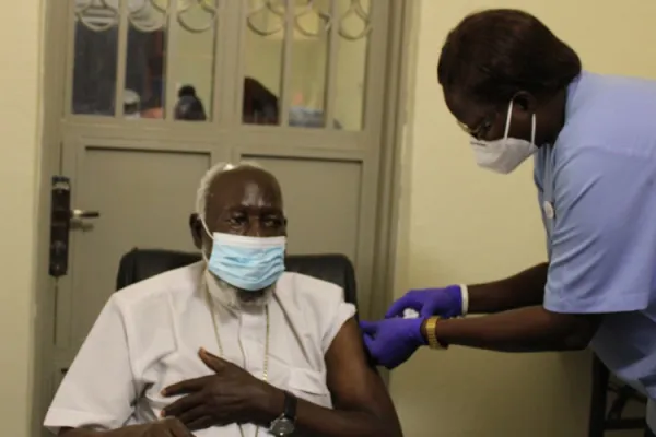 Elderly South Sudanese Bishop Receives COVID-19 Jab, Seeks to Dispel Fear of Vaccine