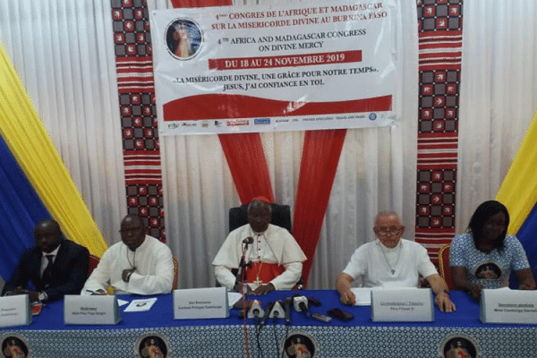 Philippe Cardinal Ouédraogo (Center) alongside members of the Organizing Committee at a Press Briefing in Ouagadougou, Burkina Faso, on October 17, 2019