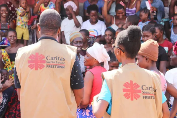 Caritas Freetown Partners with Spanish Catholic Aid Agency to Help Victims of Slum Fires