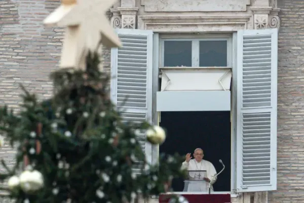 Pope Francis: Do not Confuse Christmas with Consumerism