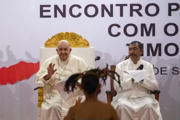 Pope Francis Leaves East Timor: "I’ll never forget your smiles"