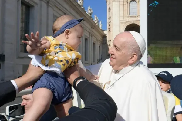 Jesus’ Bread of Life discourse Renews “our amazement for gift of Eucharist”: Pope Francis