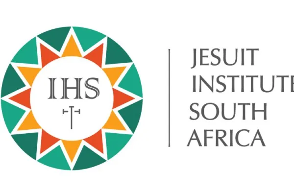 South African Jesuit Institute Defends Pope Francis against Chief Rabbi’s Accusations