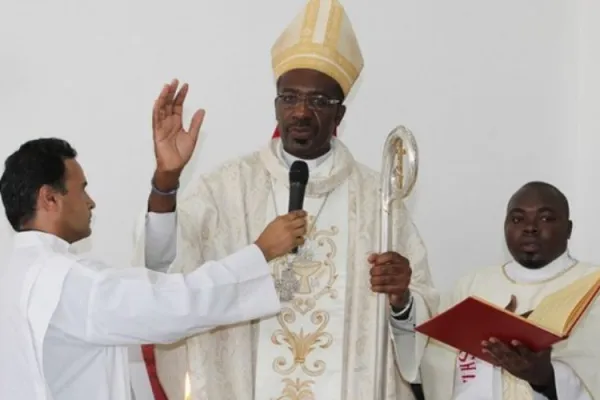 Catholic Archbishop Urges Angola’s Politicians to “work together to promote education for peace”