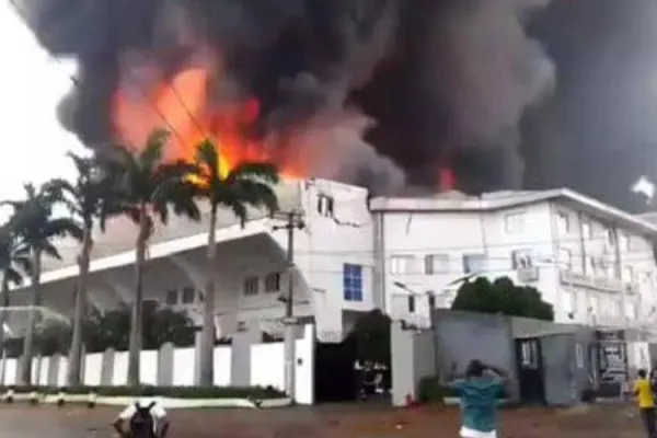 “Be strengthened, assured of our prayers”: Catholic Bishop in Nigeria in Solidarity with Pastor after Church Inferno