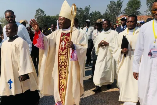 At Installation, Recently Consecrated Catholic Bishop in Angola Advocates for Unity, Communion, “total availability”