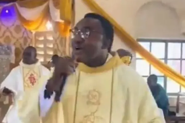 “I let my guard down”: Catholic Priest in Ghana Apologizes for Singing Secular Song at Mass