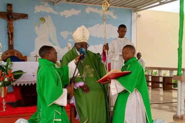 Amid “the bad news we counter”, Let’s Look to God, Who “walks with us, presides over human history”: Angolan Bishop