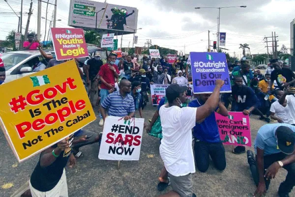 Nigerian protesters calling for an end to the Special Anti-Robbery Squad.