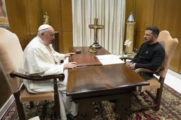 Pope Francis Speaks With Ukraine President about Peace Efforts