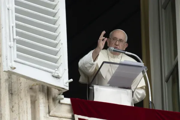 All Baptized Called to Live as Witnesses of Jesus to Others: Pope Francis During Angelus