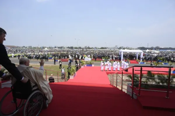 1 Million Attend Joyful Mass with Pope Francis in Democratic Republic of Congo