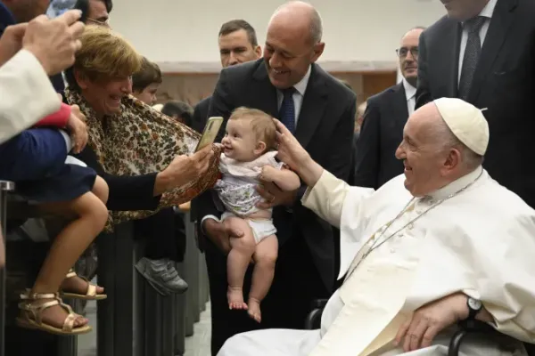 Pope Francis Asks Businesses to Support Working Women: They’re ‘afraid to get pregnant’