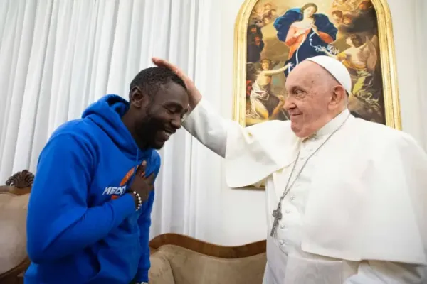 Pope Francis Meets Cameroonian Migrant Who Survived Tunisia-Libya Desert