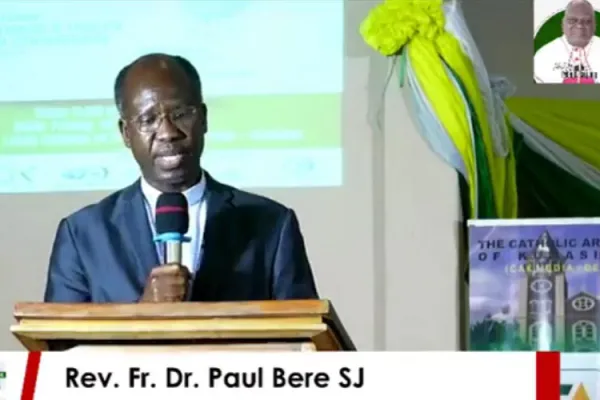 Fr. Paul Béré, delivering the inaugural lecture of the Sarpong Theological Lecture (STL) organized by the Arrupe Jesuit Institute (AJI) on 1 October 2021. Credit: Courtesy Photo