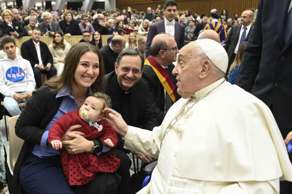 Pope Francis to Give Monthly Bonus to Vatican City Employees with 3 or More Children