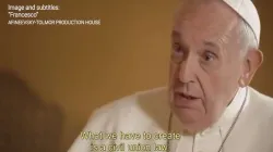 Screenshot documentary "Francesco" with original subtitles.