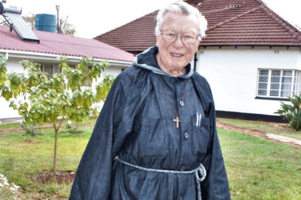 Cleric in Zimbabwe Becomes Religious Brother After 57 Years of Priestly Ministry