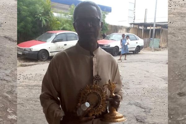 Monstrance, Lunette Containing Body of Christ Returned to Parish Church in Gabon