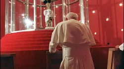 Pope John Paul II prays in Managua's cathedral before ending his visit to Nicaragua on Feb. 7, 1996. Photo by RODRIGO ARANGUA/AFP via Getty Images