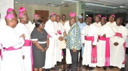 Archbishop Philip Naameh, President of the Ghana Catholic
Bishops’ Conference in a handshake with President Nana Addo-Dankwa Akufo-Addo during a visit of the Bishops to the President at the Seat of Government. / Ghana Catholic Bishops’ Conference (GCBC)