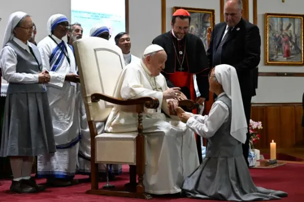 Pope Francis Tells Mongolia’s Tiny Catholic Community That "God loves littleness"