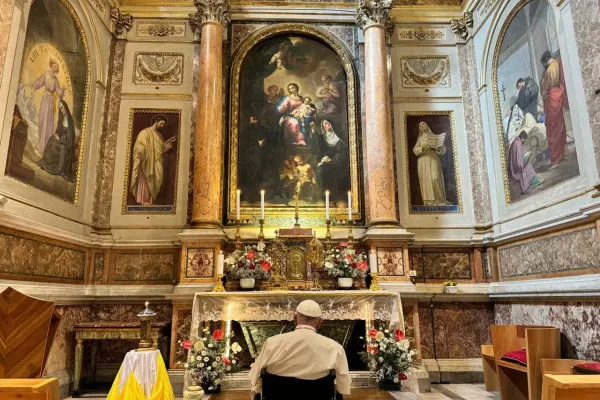 Pope Francis Makes Surprise Visit to St. Monica’s Tomb in Rome