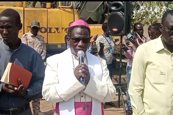 Bishop Stephen Nyodho Ador Majwok blesses ground for the construction of the Papal dais. Credit: Radio Bakhita/Facebook