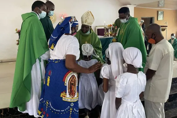 Nigerian Youths Resort to Emigration after They “feel unappreciated at home”: Archbishop