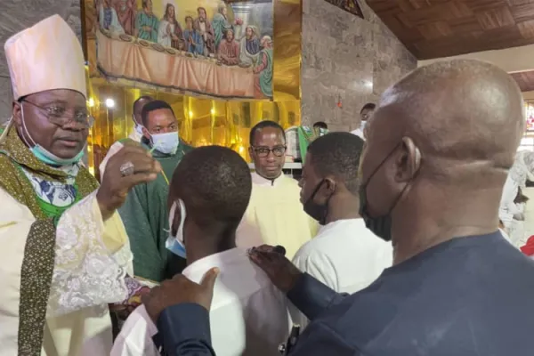 Archbishop Ignatius Ayau Kaigama administering the sacrament of confirmation at Christ the King Kubwa Parish of Abuja Archdiocese. Credit: Archdiocese of Abuja