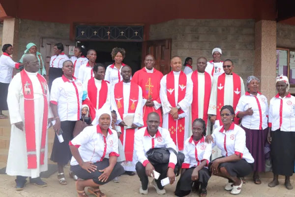Some Lay Spiritan Associates in Kenya pose with Spiritan priests at the end of Holy Mass at St. John the Evangelist Parish in Nairobi, the venue of their official commissioning on February 29, 2020 / Joseph Tuck, Spiritan seminarian