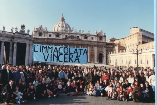 The Story Behind the Immaculate Conception Banner at Every Vatican Angelus